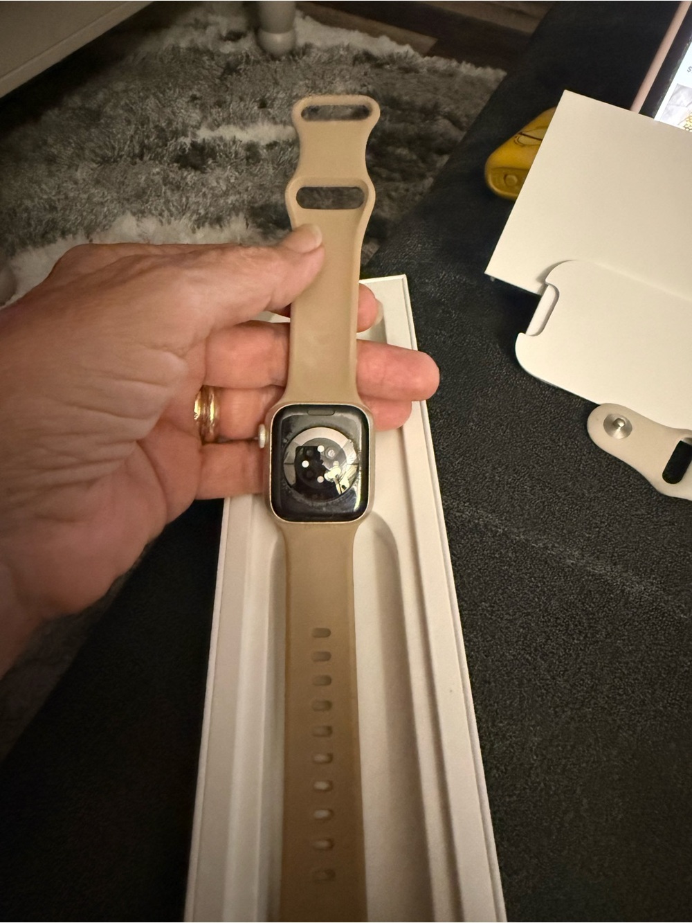 Apple Watch Series 8 GPS 41” Sandstone Sport Band - Touchscreen Smartwatch - Picture 2 of 7